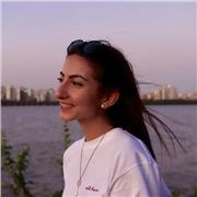 Giovane ragazza Laureata in Mediazione linguistica, offro ripetizioni